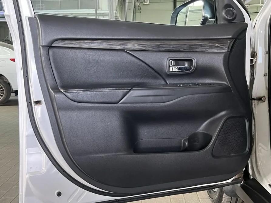 Mitsubishi Outlander III Рестайлинг 2 Волгоград  - изображение 7