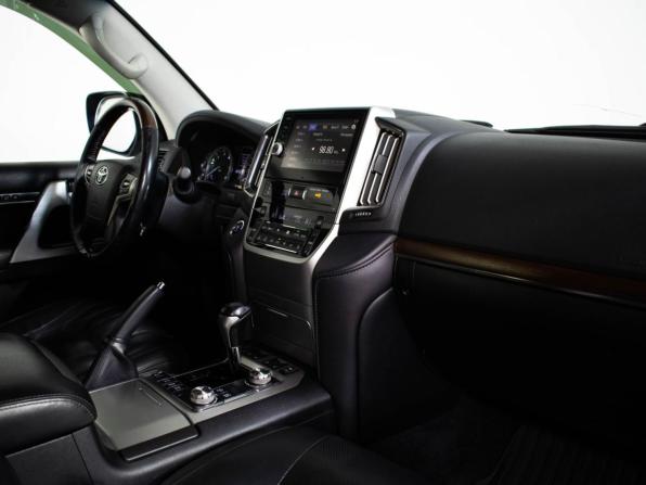 Toyota Land Cruiser 200 Series Рестайлинг 2 с пробегом 2016 года, цена 4 547 000 рублей, 311000 км, внедорожник, Автокод Объявления