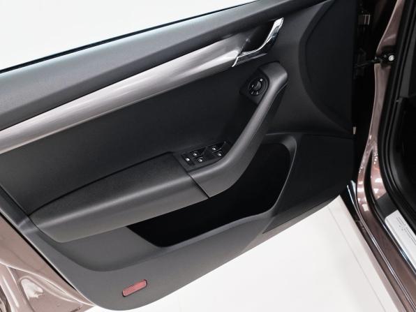 Skoda Octavia III (A7) Рестайлинг с пробегом 2019 года, цена 2 135 000 рублей, 119951 км, лифтбек, Автокод Объявления