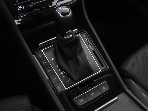 Skoda Superb III Рестайлинг с пробегом 2025 года, цена 3 297 000 рублей, 5000 км, лифтбек, Автокод Объявления