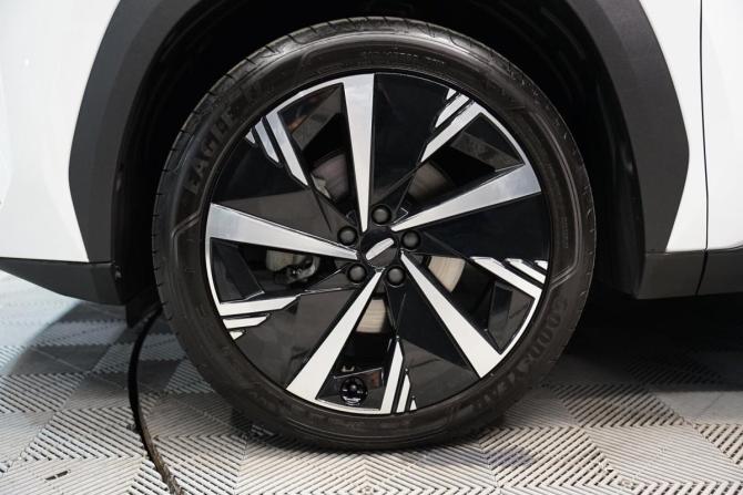 Geely Atlas II с пробегом 2023 года, цена 3 088 000 рублей, 30452 км, внедорожник, Автокод Объявления