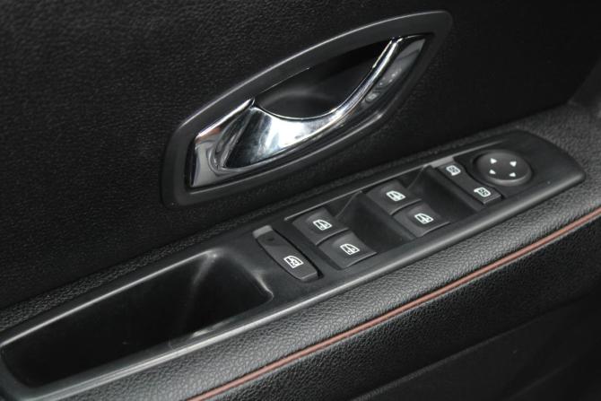 Renault Megane III Рестайлинг с пробегом 2014 года, цена 590 000 рублей, 216000 км, хэтчбек, Автокод Объявления