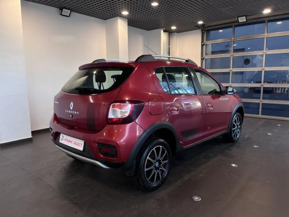 Renault Sandero II с пробегом 2018 года, цена 1 310 000 рублей, 61825 км, хэтчбек, Автокод Объявления