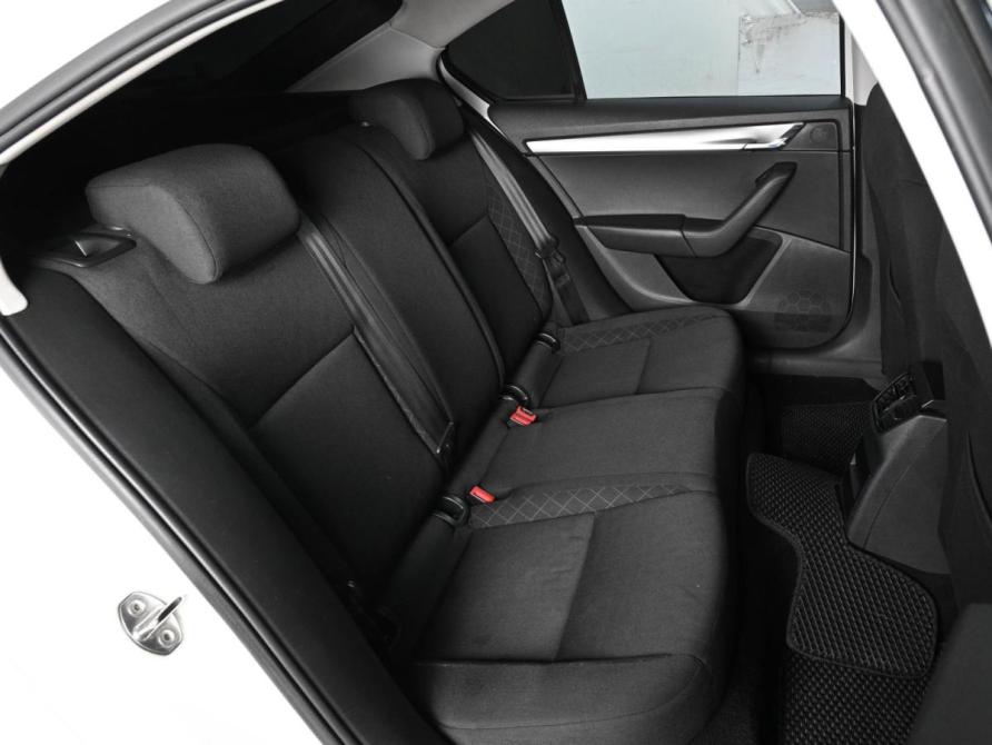 Skoda Octavia III (A7) Рестайлинг Ростов-на-Дону  - изображение 7
