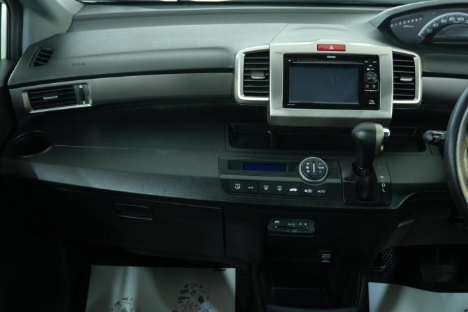 Honda Freed I Рестайлинг 2 с пробегом 2015 года, цена 1 199 000 рублей, 187000 км, компактвэн, Автокод Объявления