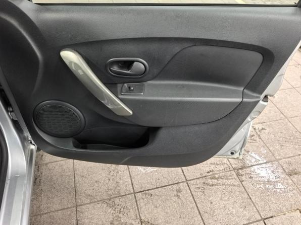 Renault Sandero II Рестайлинг с пробегом 2022 года, цена 1 090 000 рублей, 71357 км, хэтчбек, Автокод Объявления
