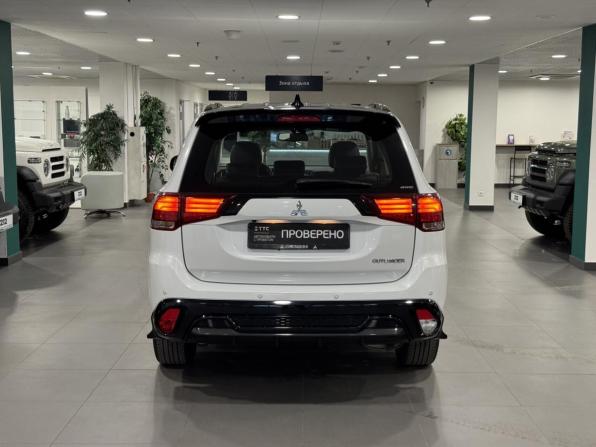Mitsubishi Outlander III Рестайлинг 3 с пробегом 2022 года, цена 3 180 000 рублей, 38215 км, внедорожник, Автокод Объявления