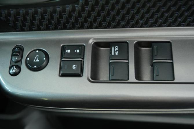 Honda Stepwgn V с пробегом 2015 года, цена 1 899 000 рублей, 132000 км, минивэн, Автокод Объявления