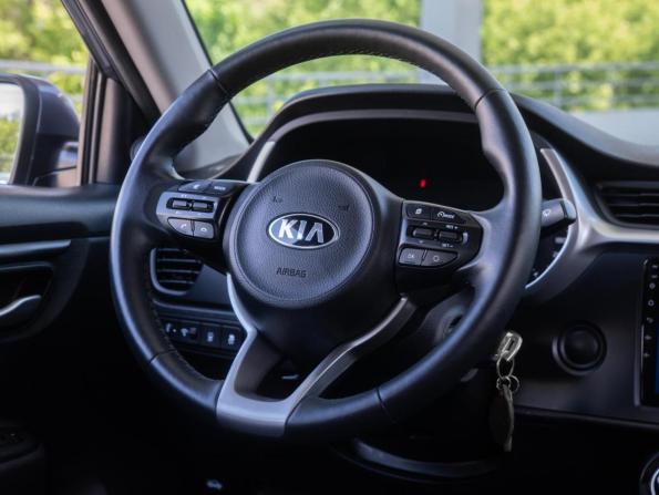 Kia Rio IV Рестайлинг с пробегом 2021 года, цена 1 849 000 рублей, 60299 км, седан, Автокод Объявления