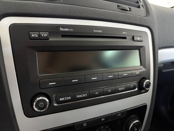 Skoda Octavia II (A5) Рестайлинг с пробегом 2011 года, цена 889 000 рублей, 271516 км, лифтбек, Автокод Объявления