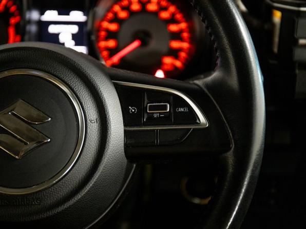 Suzuki Jimny IV с пробегом 2021 года, цена 2 040 000 рублей, 29346 км, внедорожник, Автокод Объявления