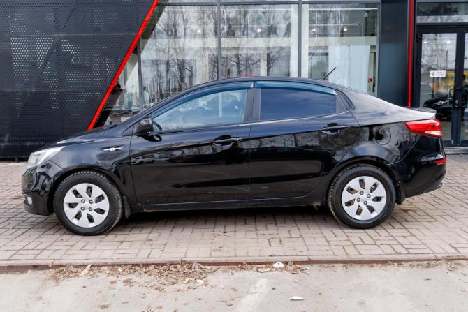Kia Rio III Рестайлинг с пробегом 2017 года, цена 778 000 рублей, 105253 км, седан, Автокод Объявления