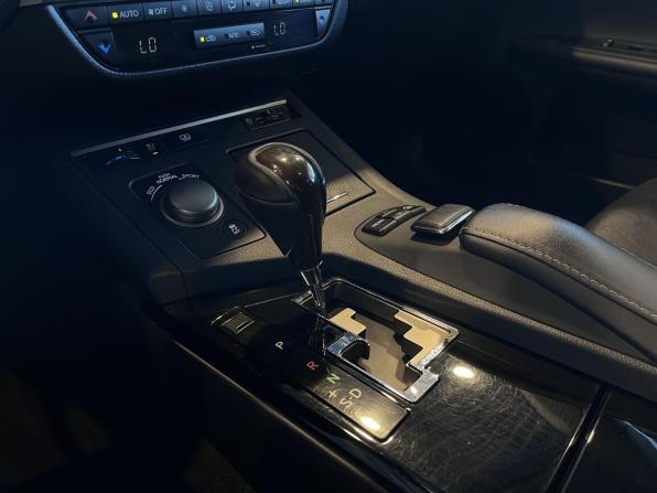 Lexus ES VI с пробегом 2014 года, цена 2 250 000 рублей, 192837 км, седан, Автокод Объявления