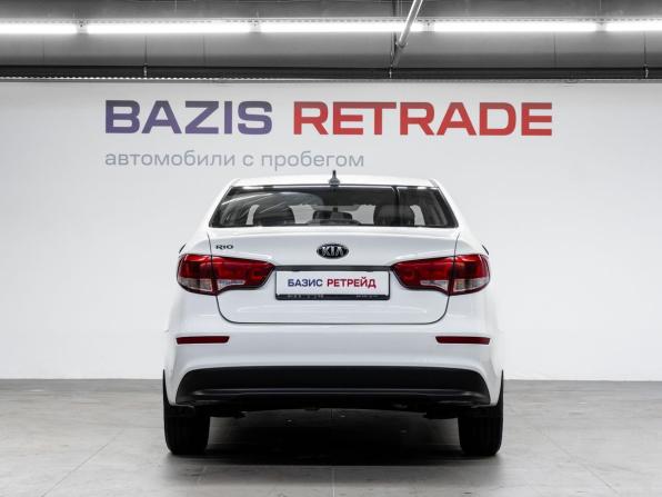 Kia Rio III Рестайлинг с пробегом 2017 года, цена 820 000 рублей, 209935 км, седан, Автокод Объявления