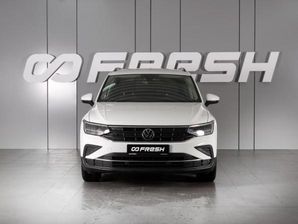 Volkswagen Tiguan II Рестайлинг с пробегом 2021 года, цена 3 086 000 рублей, 45557 км, внедорожник, Автокод Объявления