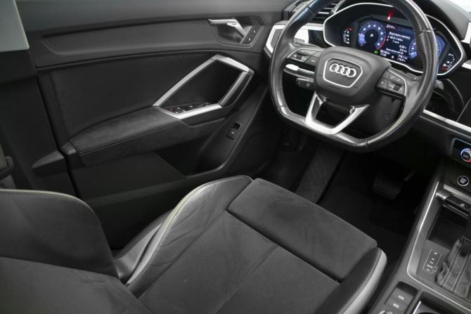 Audi Q3 II (F3) с пробегом 2021 года, цена 3 300 000 рублей, 66000 км, внедорожник, Автокод Объявления