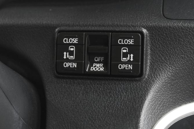 Toyota Sienta II с пробегом 2017 года, цена 1 569 000 рублей, 110000 км, компактвэн, Автокод Объявления
