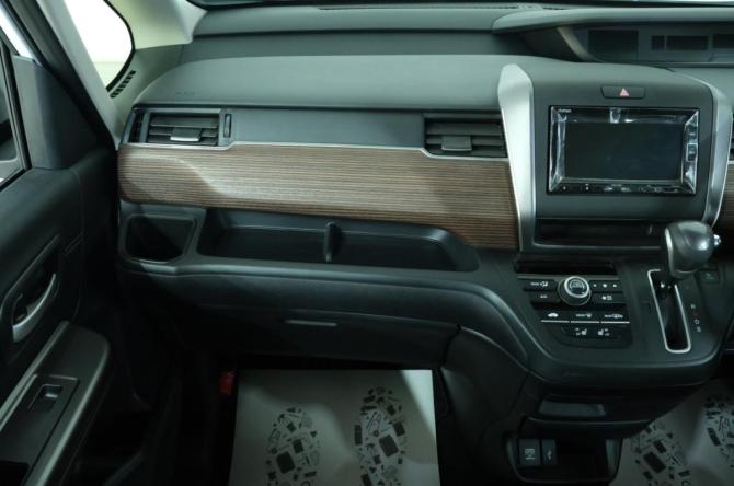 Honda Freed II Рестайлинг с пробегом 2021 года, цена 2 099 000 рублей, 800 км, компактвэн, Автокод Объявления