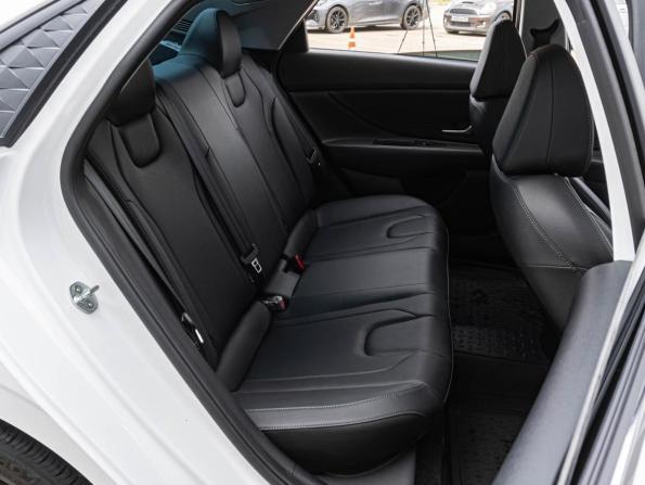Hyundai Elantra VII (CN7) Рестайлинг с пробегом 2024 года, цена 2 220 000 рублей, 24650 км, седан, Автокод Объявления