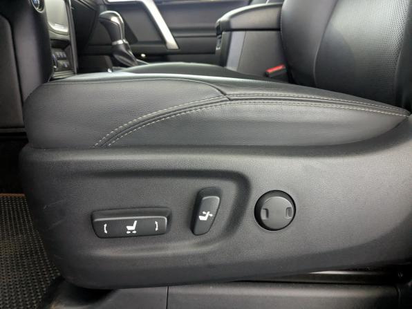 Toyota Land Cruiser Prado 150 Series Рестайлинг 3 с пробегом 2022 года, цена 7 990 000 рублей, 30746 км, внедорожник, Автокод Объявления