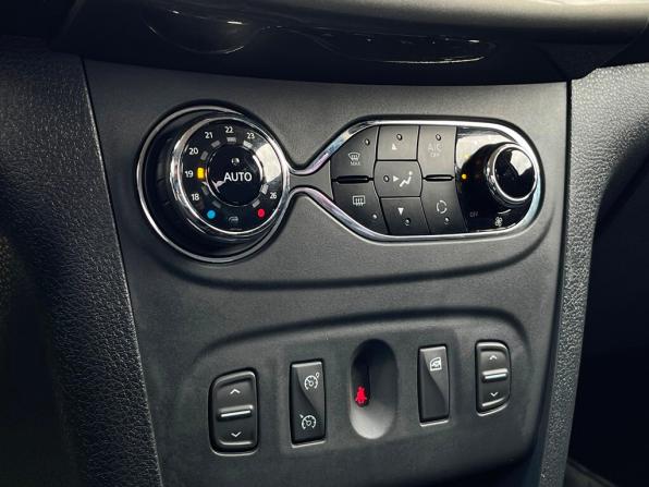 Renault Logan II Рестайлинг с пробегом 2021 года, цена 1 268 600 рублей, 64854 км, седан, Автокод Объявления