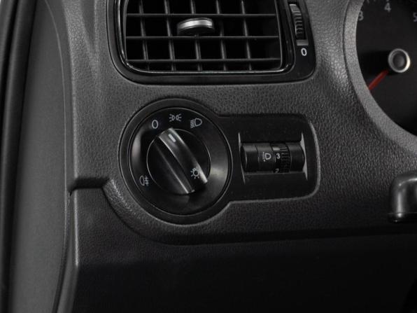 Volkswagen Polo V Рестайлинг с пробегом 2017 года, цена 1 149 000 рублей, 150981 км, седан, Автокод Объявления