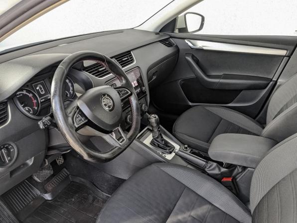 Skoda Octavia III (A7) Рестайлинг с пробегом 2019 года, цена 1 690 000 рублей, 138198 км, лифтбек, Автокод Объявления