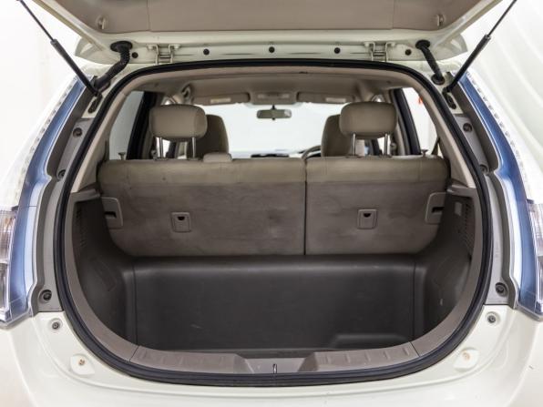 Nissan Leaf I (ZE0/AZE0) с пробегом 2011 года, цена 598 000 рублей, 125934 км, хэтчбек, Автокод Объявления
