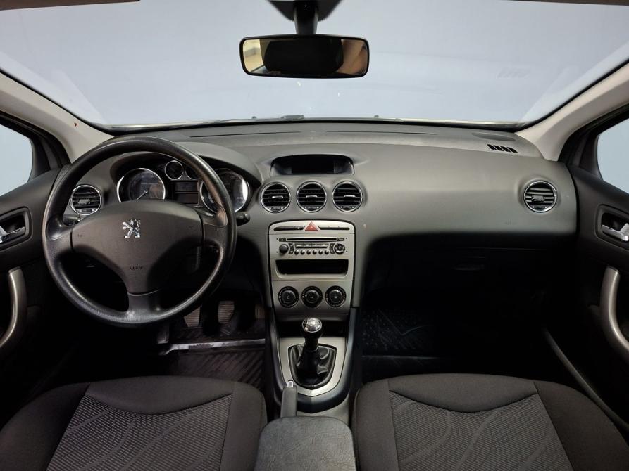 Peugeot 308 I Москва  - изображение 16