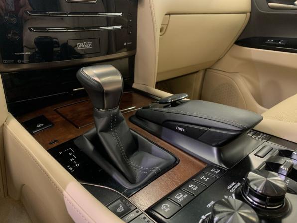 Lexus LX III Рестайлинг 2 с пробегом 2020 года, цена 9 362 000 рублей, 71484 км, внедорожник, Автокод Объявления