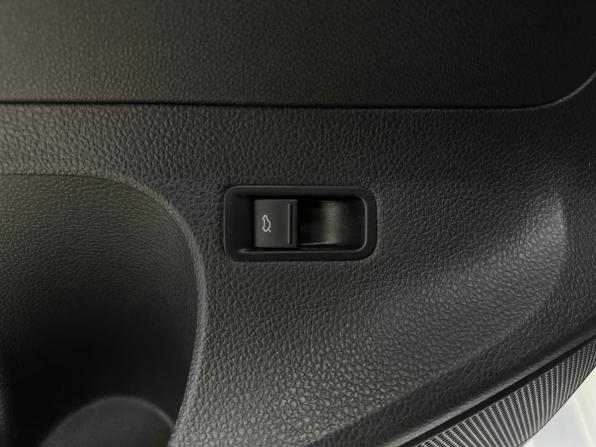 Volkswagen Polo V Рестайлинг с пробегом 2019 года, цена 1 390 000 рублей, 87974 км, седан, Автокод Объявления
