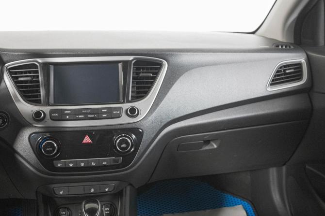 Hyundai Solaris II с пробегом 2018 года, цена 1 749 000 рублей, 82500 км, седан, Автокод Объявления