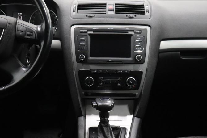 Skoda Octavia II (A5) Рестайлинг с пробегом 2011 года, цена 618 000 рублей, 222825 км, лифтбек, Автокод Объявления