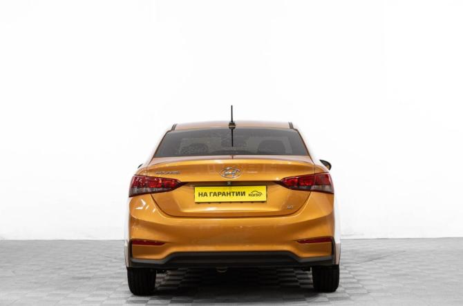 Hyundai Solaris II с пробегом 2018 года, цена 1 359 000 рублей, 152000 км, седан, Автокод Объявления