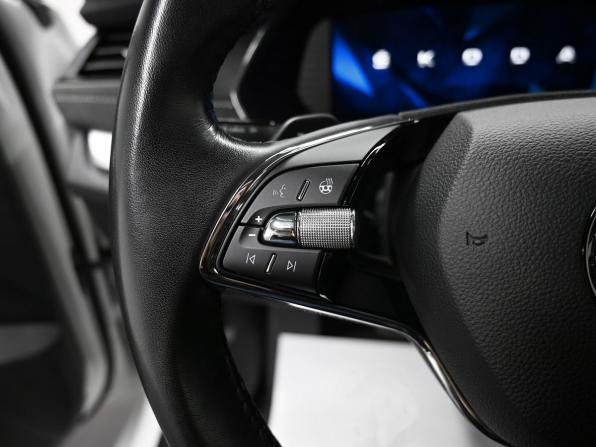 Skoda Octavia IV (A8) с пробегом 2020 года, цена 2 365 000 рублей, 122057 км, лифтбек, Автокод Объявления