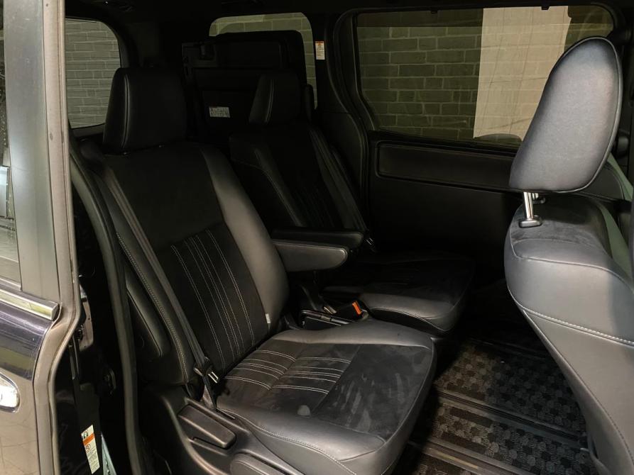 Toyota Esquire I Рестайлинг Челябинск  - изображение 11