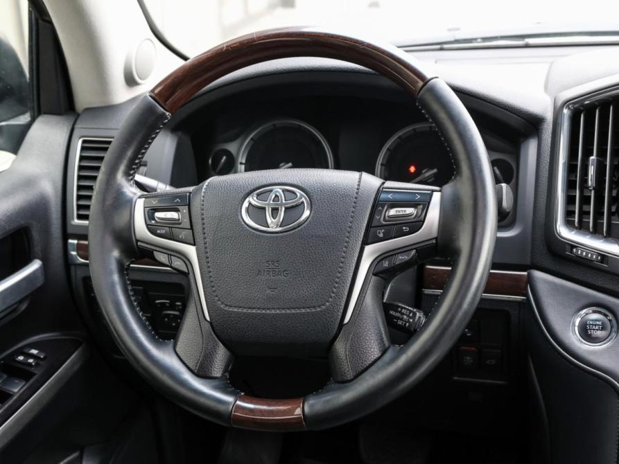 Toyota Land Cruiser 200 Series Рестайлинг 2 Москва  - изображение 17