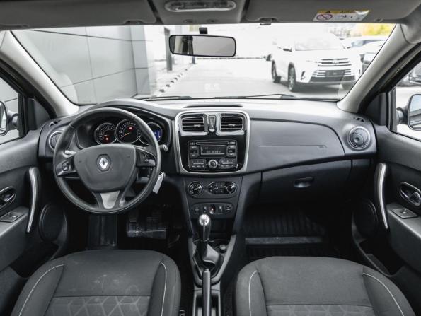 Renault Sandero II с пробегом 2015 года, цена 949 000 рублей, 118202 км, хэтчбек, Автокод Объявления