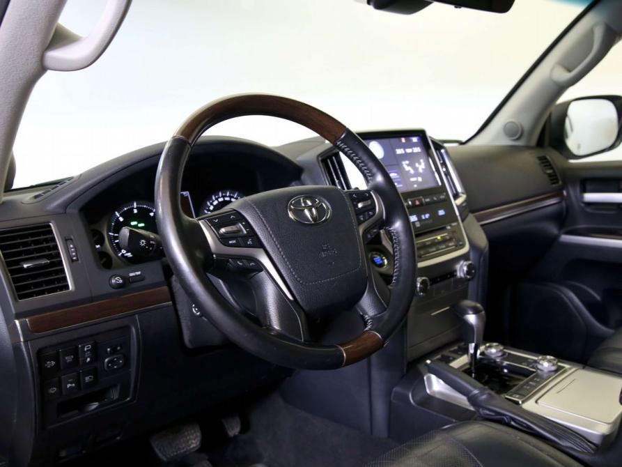 Toyota Land Cruiser 200 Series Рестайлинг 2 Санкт-Петербург  - изображение 17