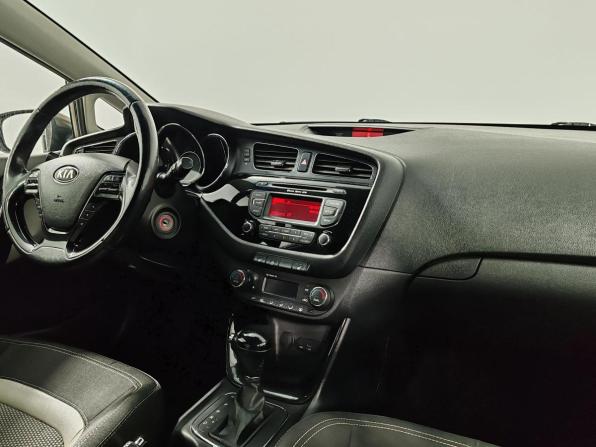Kia Ceed II с пробегом 2013 года, цена 935 000 рублей, 231117 км, хэтчбек, Автокод Объявления