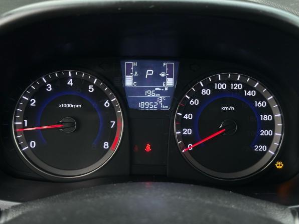 Hyundai Solaris I Рестайлинг с пробегом 2015 года, цена 879 000 рублей, 189527 км, седан, Автокод Объявления