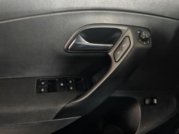 Volkswagen Polo V Рестайлинг с пробегом 2016 года, цена 970 000 рублей, 153445 км, седан, Автокод Объявления