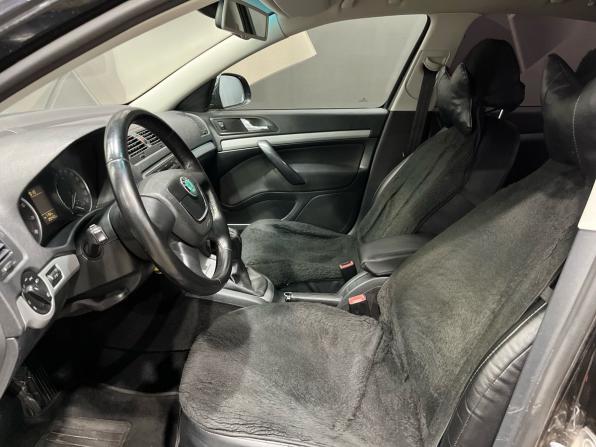 Skoda Octavia II (A5) Рестайлинг с пробегом 2012 года, цена 675 000 рублей, 292452 км, лифтбек, Автокод Объявления