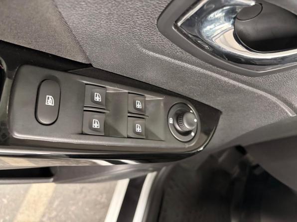 Renault Kaptur I с пробегом 2018 года, цена 1 490 000 рублей, 145402 км, внедорожник, Автокод Объявления
