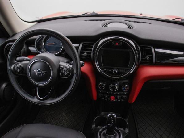 Mini Hatch III (F55/F56) Рестайлинг с пробегом 2020 года, цена 1 879 000 рублей, 91364 км, хэтчбек, Автокод Объявления