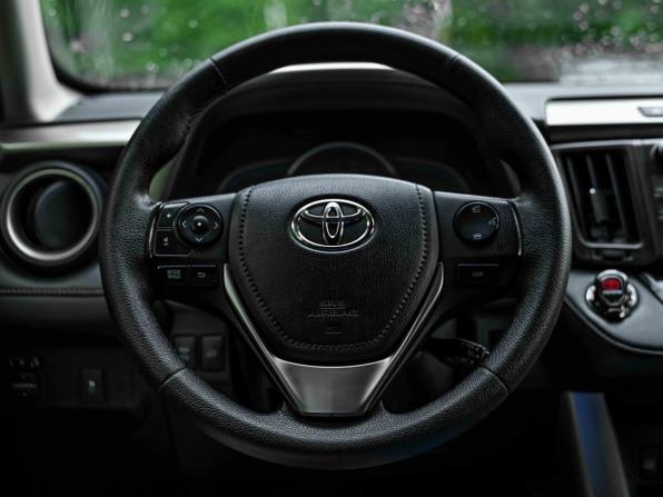 Toyota RAV4 IV (XA40) с пробегом 2014 года, цена 1 699 000 рублей, 278009 км, внедорожник, Автокод Объявления