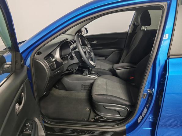 Kia Rio IV Рестайлинг с пробегом 2020 года, цена 1 599 000 рублей, 27780 км, седан, Автокод Объявления