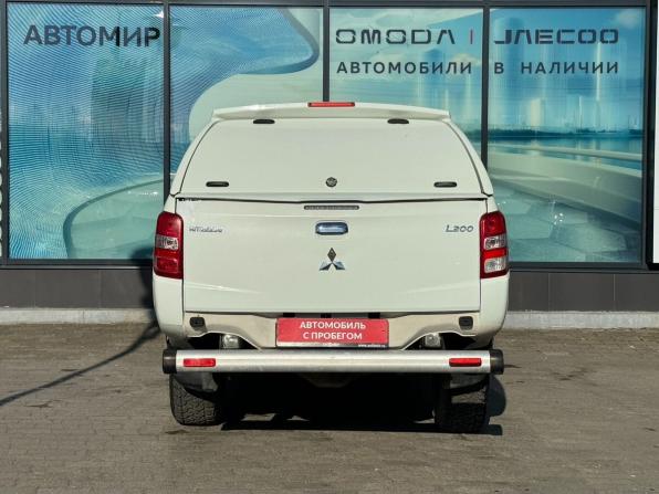 Mitsubishi L200 V с пробегом 2017 года, цена 1 815 000 рублей, 232622 км, offers.body_type.unknown, Автокод Объявления
