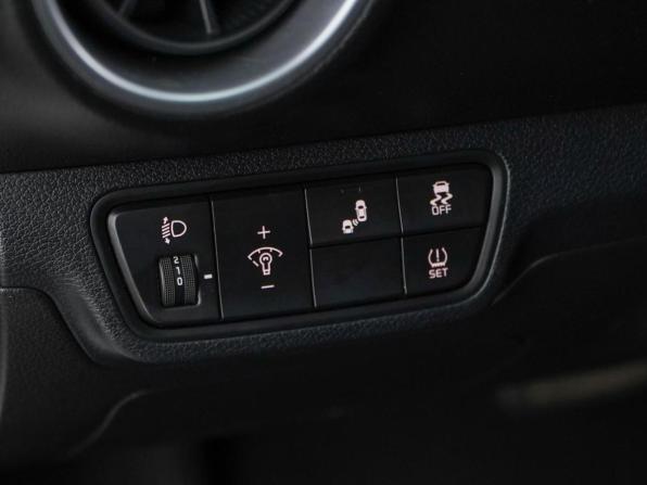 Kia Cerato IV Рестайлинг с пробегом 2022 года, цена 2 245 444 рубля, 91880 км, седан, Автокод Объявления