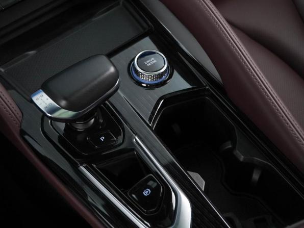 Geely Monjaro I с пробегом 2023 года, цена 3 377 077 рублей, 43138 км, внедорожник, Автокод Объявления
